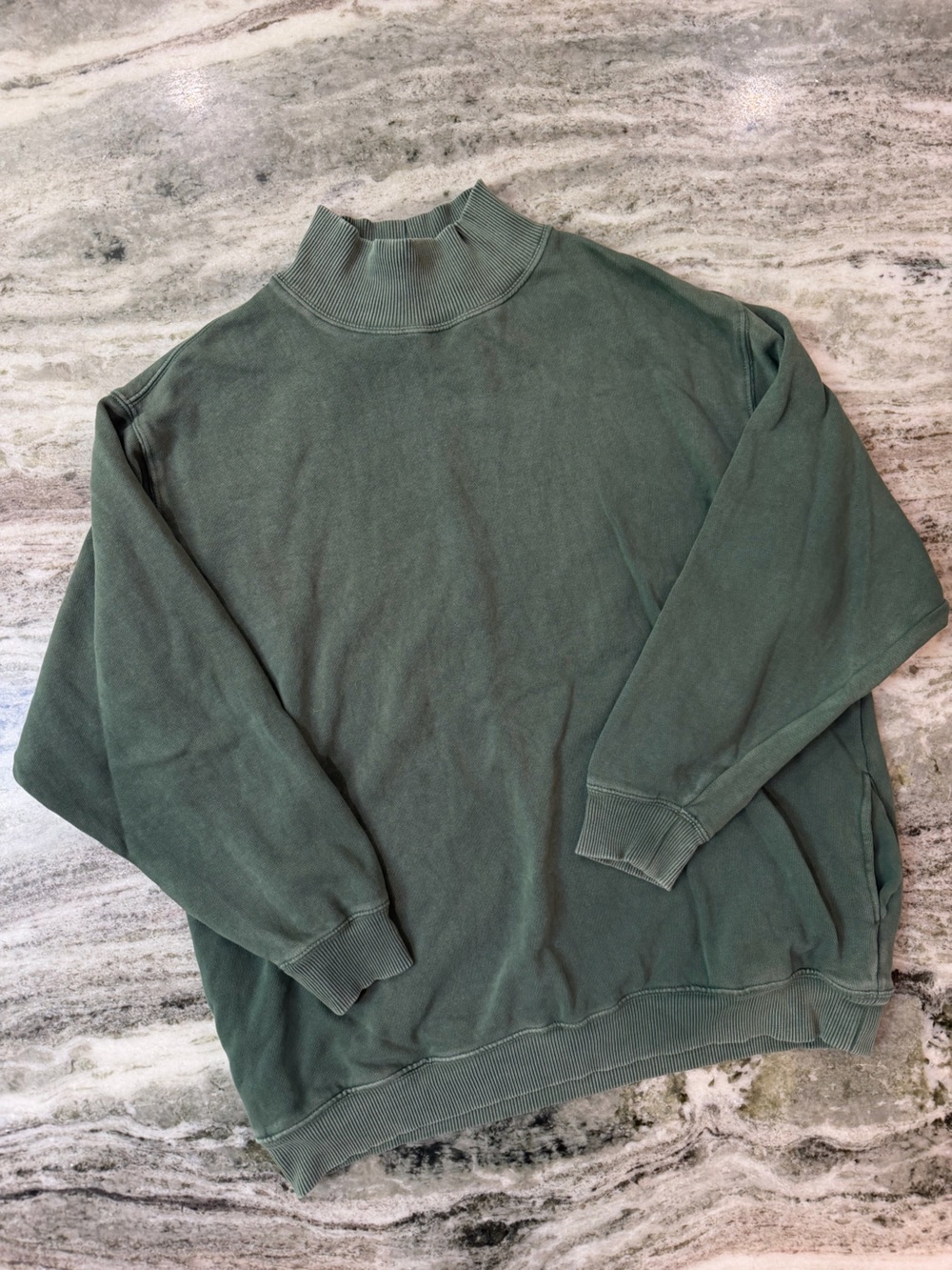 Aerie Dark Green Mock Neck Sweatshirt
Size Large
Oversized